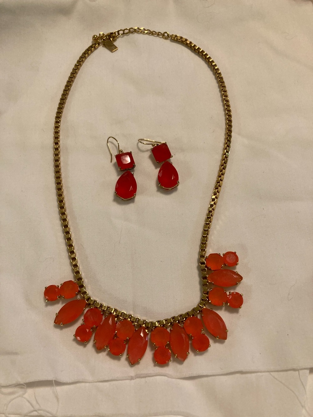 Kate Spade Gold-Tone Necklace & Drop Earrings Set in Bright Coral Pink